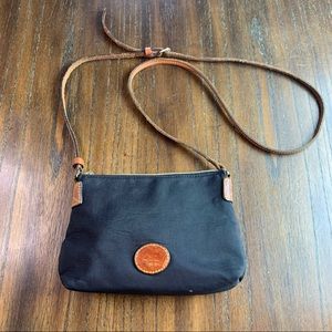 Dooney & Bourke black canvas crossbody purse handbag adjustable strap